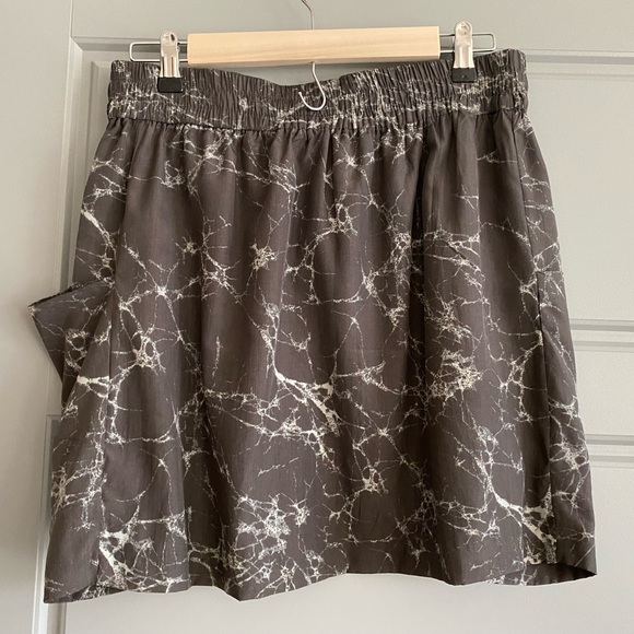 Forever 21 Skirt paperbag skirt size large - Picture 2 of 3